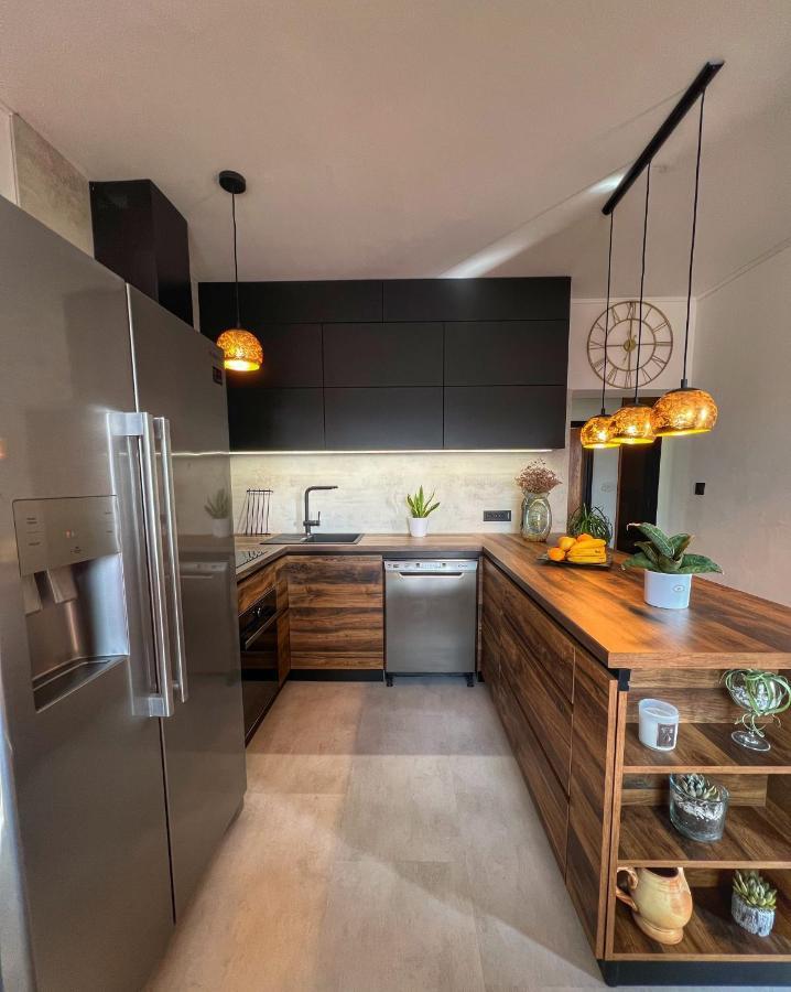 Apartmani Mia Palit ภายนอก รูปภาพ